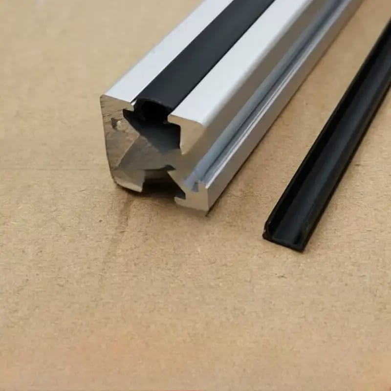 Aluminum profile dust strip